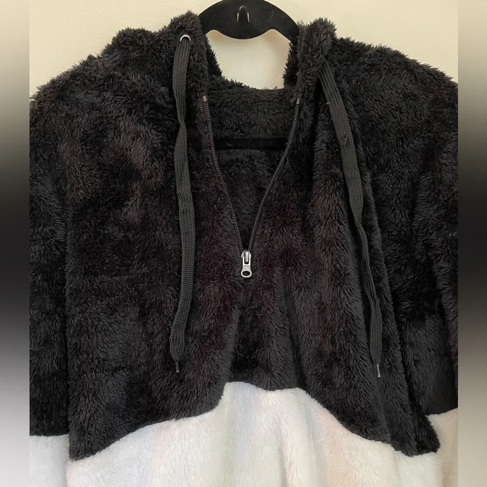 NWOT Bicolor Oversized Plush Top Zip Pullover Hoodie | Size Large - Picture 5 of 9